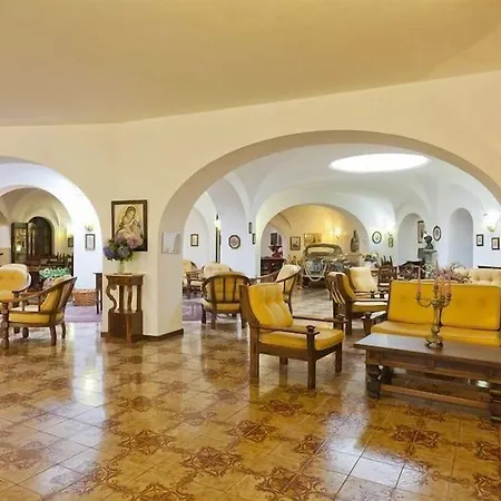San Valentino Terme 4* איסקיה