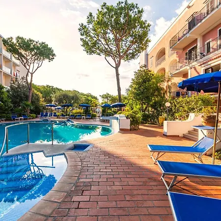San Valentino Terme מלון איסקיה