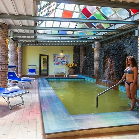 San Valentino Terme מלון איסקיה